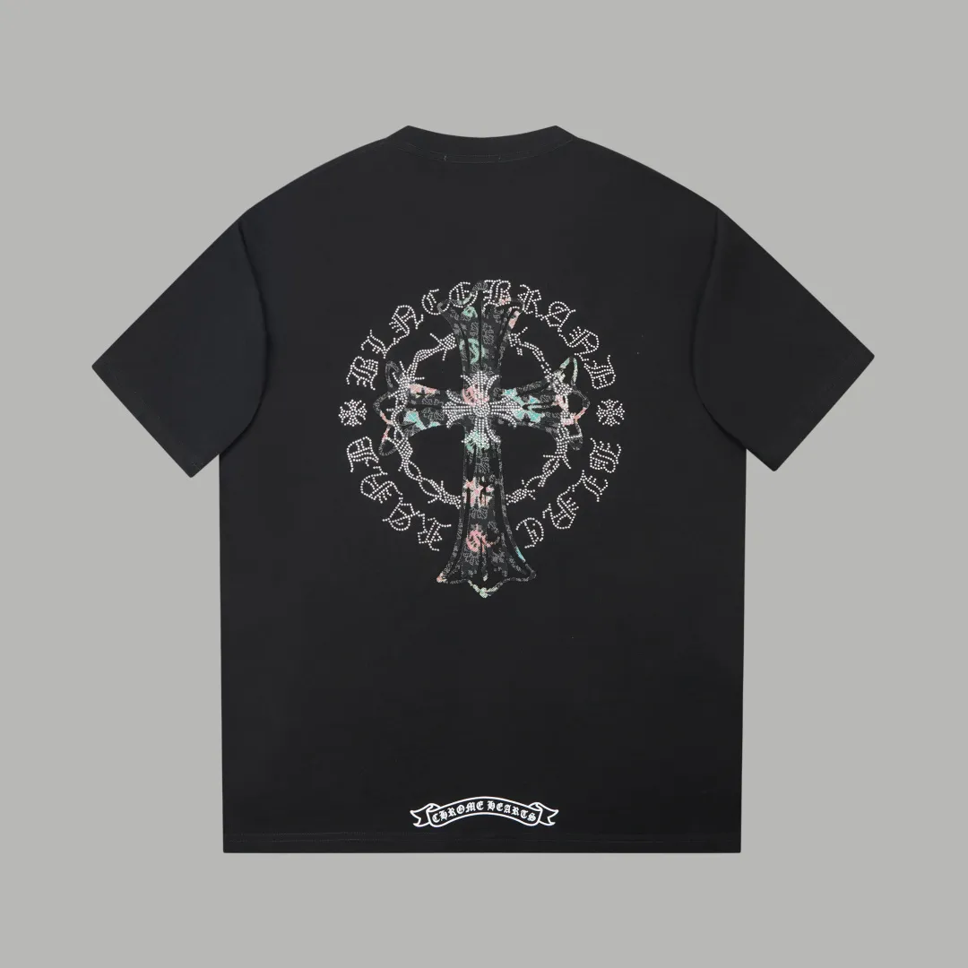 🅿️220 ✨CH✨🆕25SS Spring and Summer New Style Croix Heart ✝ Shelf logo patch hot rhinestone short sleeves Light luxury essential item for daily commuting for men and women Correct version Welcome to compare Detailed features · 260g 100% pure cotton double yarn jersey fabric · Special thickened 32 pieces of double-stranded 1X1 thread in the same vat · Double-needle stitching across seams · Original main mark, washed tag, branded moisture-proof paper packaging Color: White/Black/ Size: S/M/L/XL